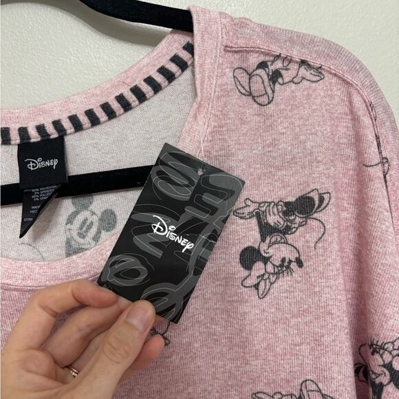 NWT Disney Two Piece Mickey and Minnie Pajama Set - Size XL - Picture 9 of 11